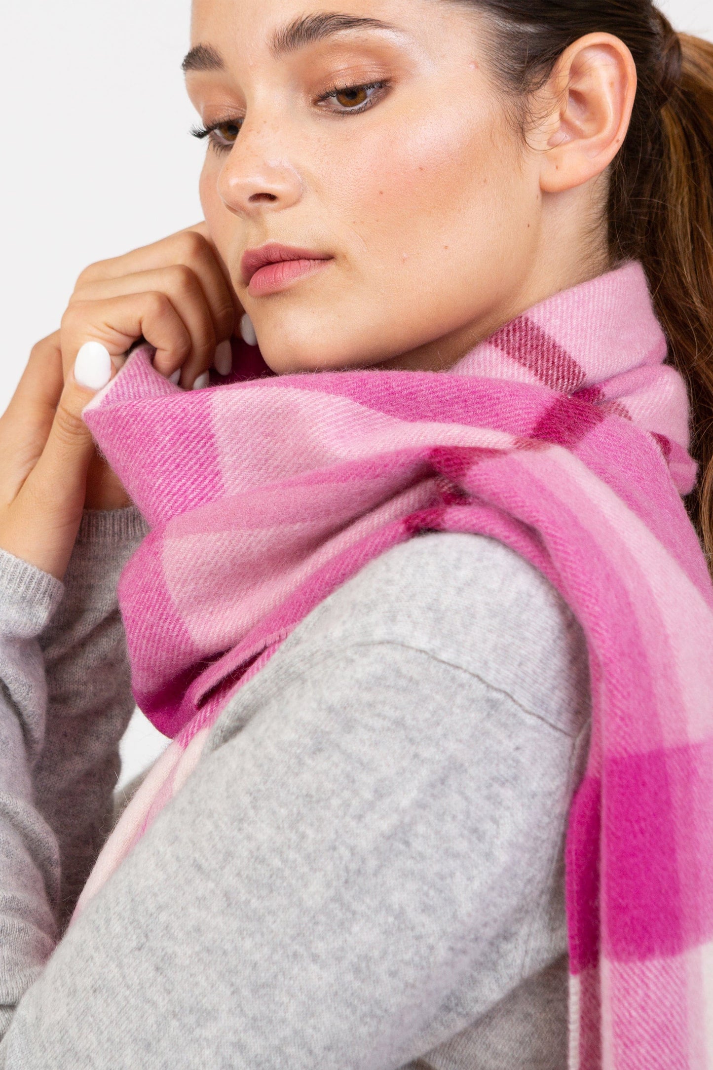 Made in Scotland Contemporary Exploded Thompson Wide Cashmere Scarf - Pink