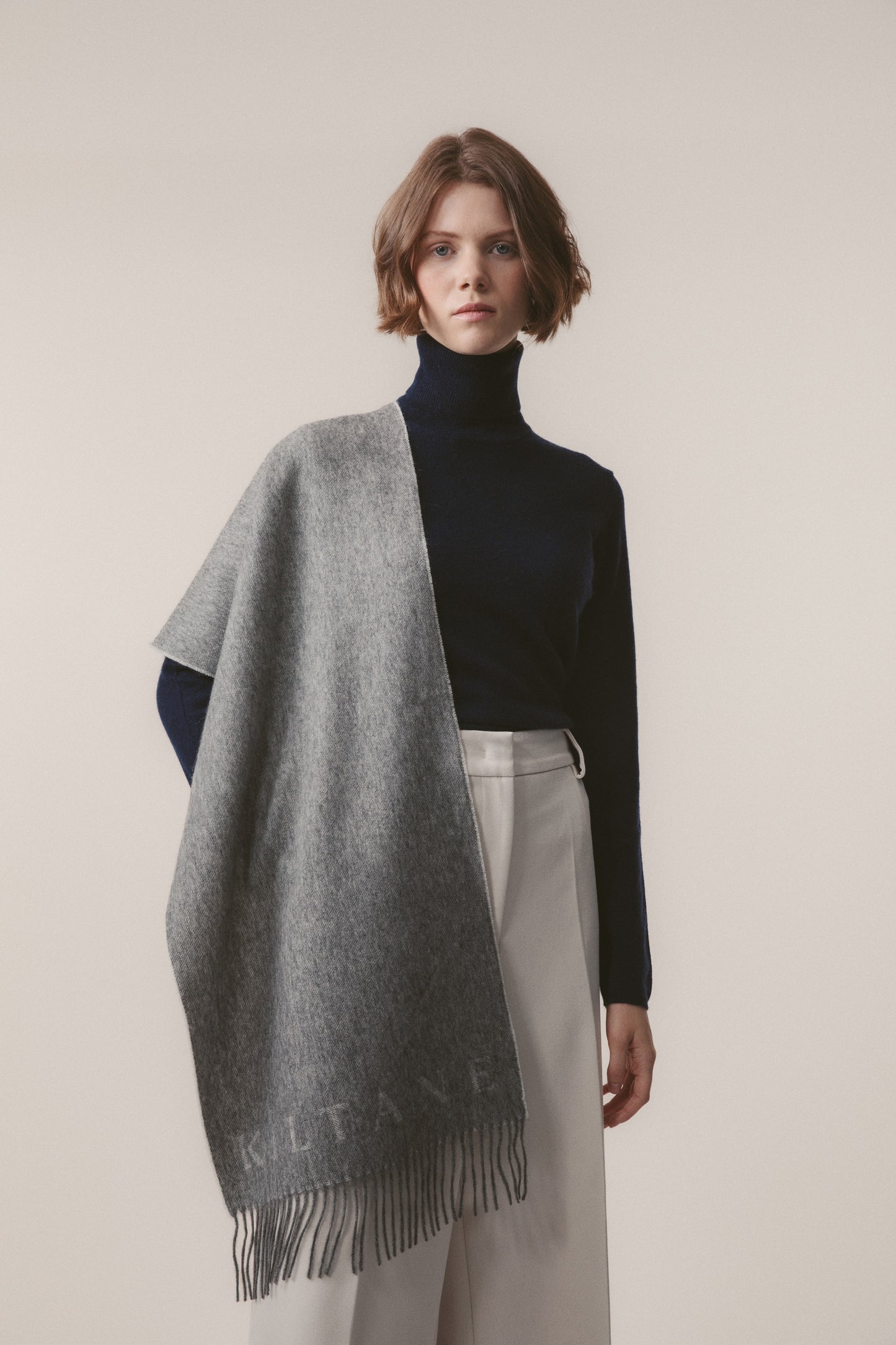 Kiltane Logo Cashmere Wide Scarf - White & Grey