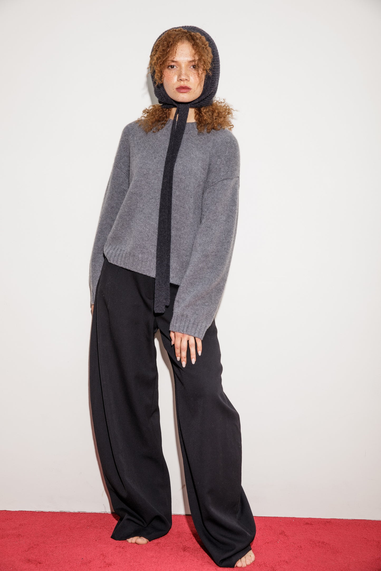 Knitted Cashmere Bonnet - Charcoal