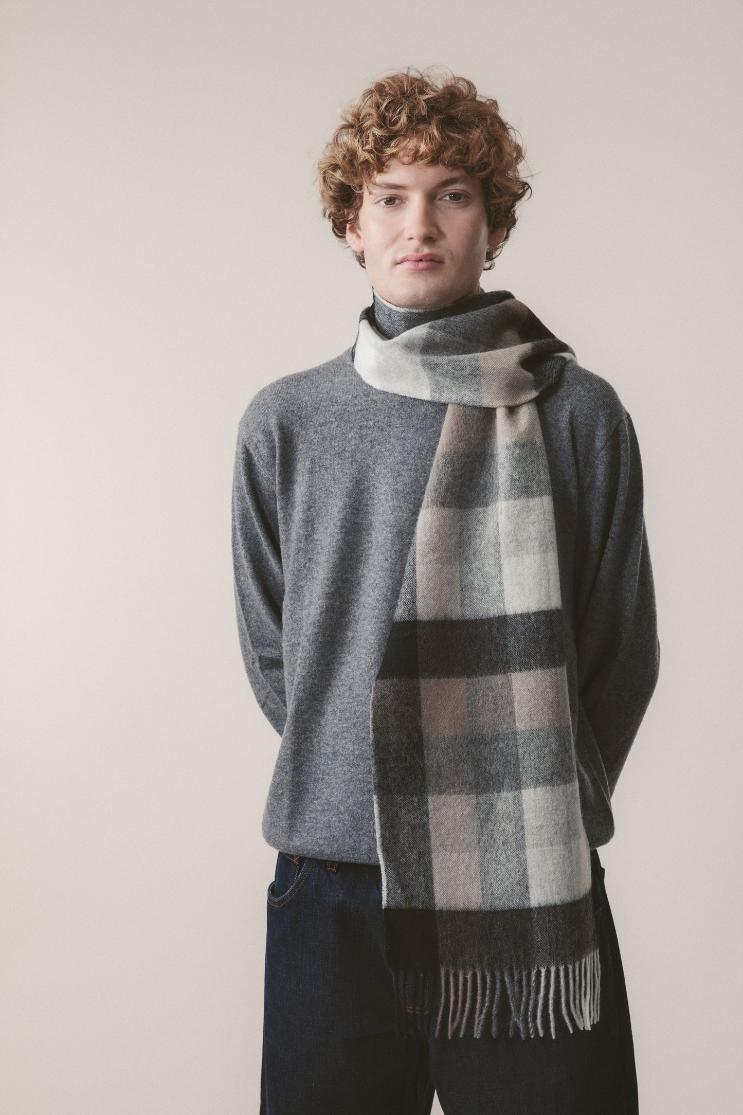 5 Square Check Lambswool Scarf - Black Grey