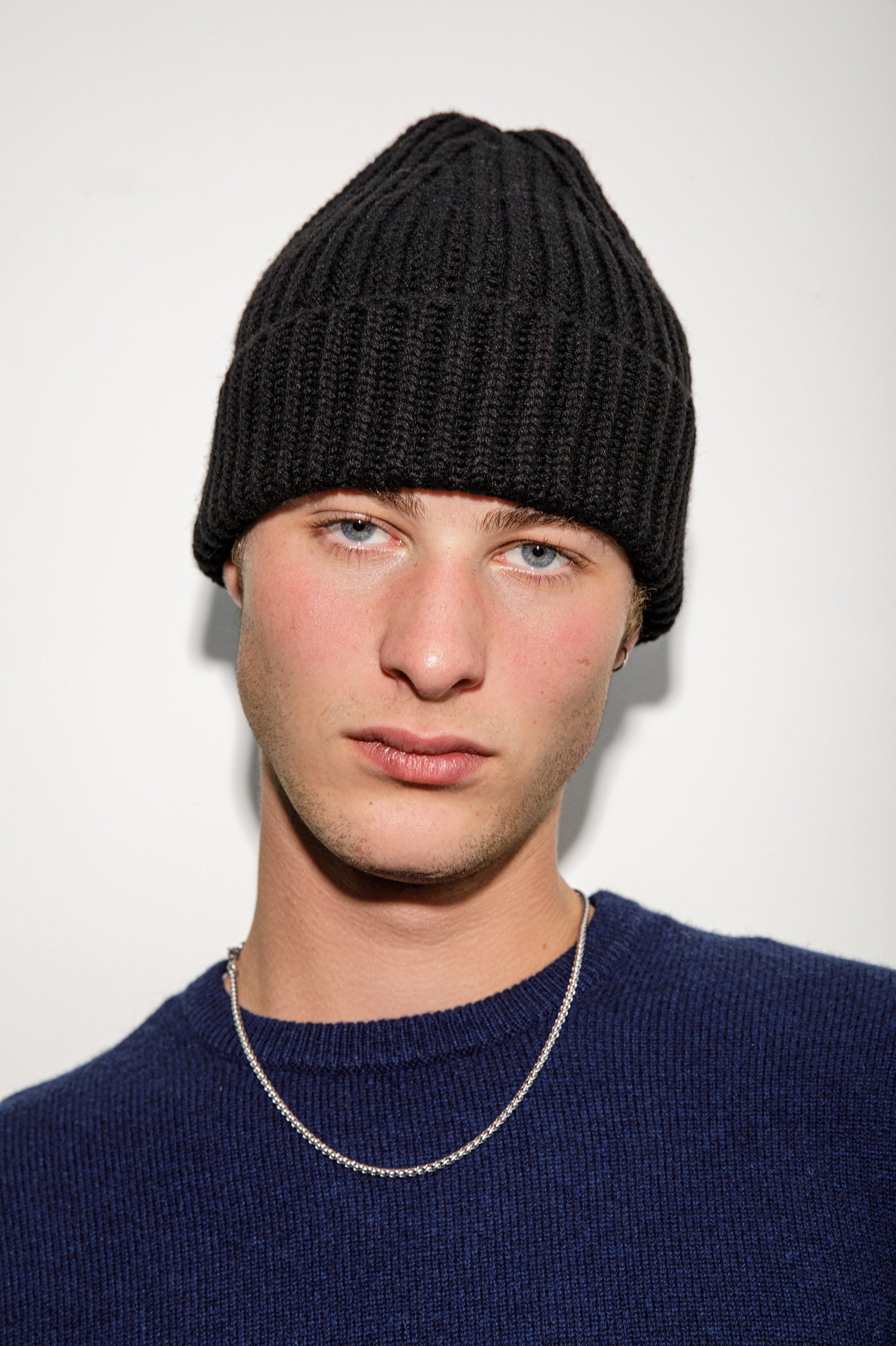Fisherman Ribbed Cashmere Beanie - Black