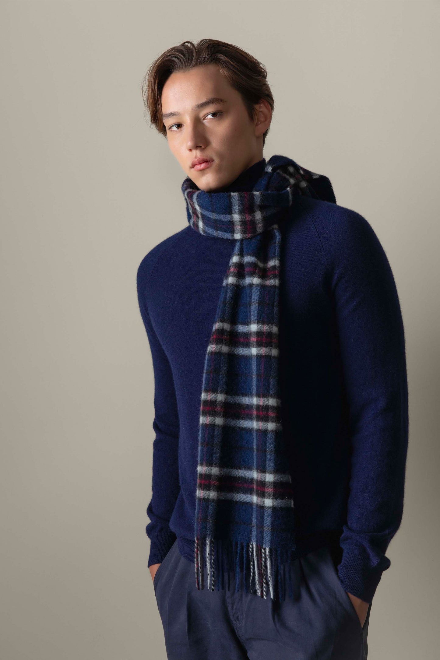 Made In Scotland Scotty Thompson Cashmere Scarf - Navy