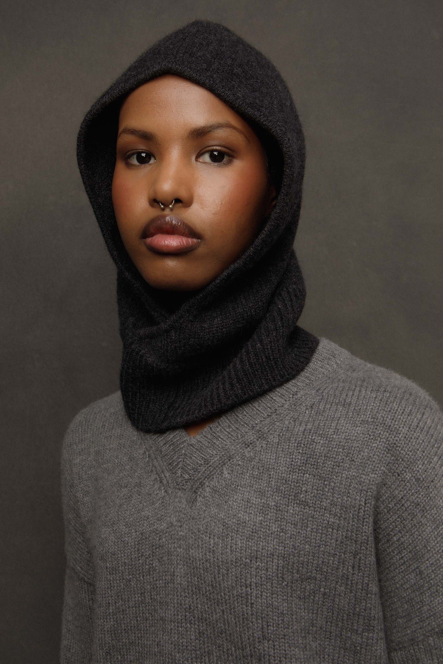 Cross Front Cashmere Hood - Charcoal