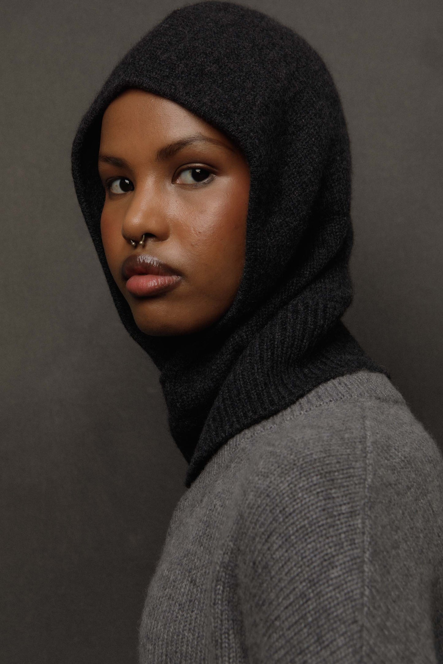 Cross Front Cashmere Hood - Charcoal