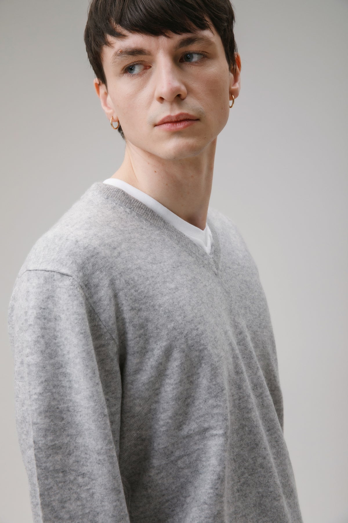 Men's Cashmere V Neck Jumper - Light Grey