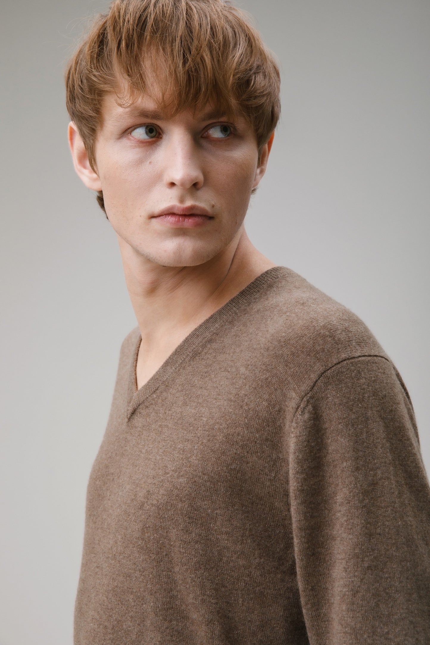 Men's Cashmere V Neck Jumper - Squirrel