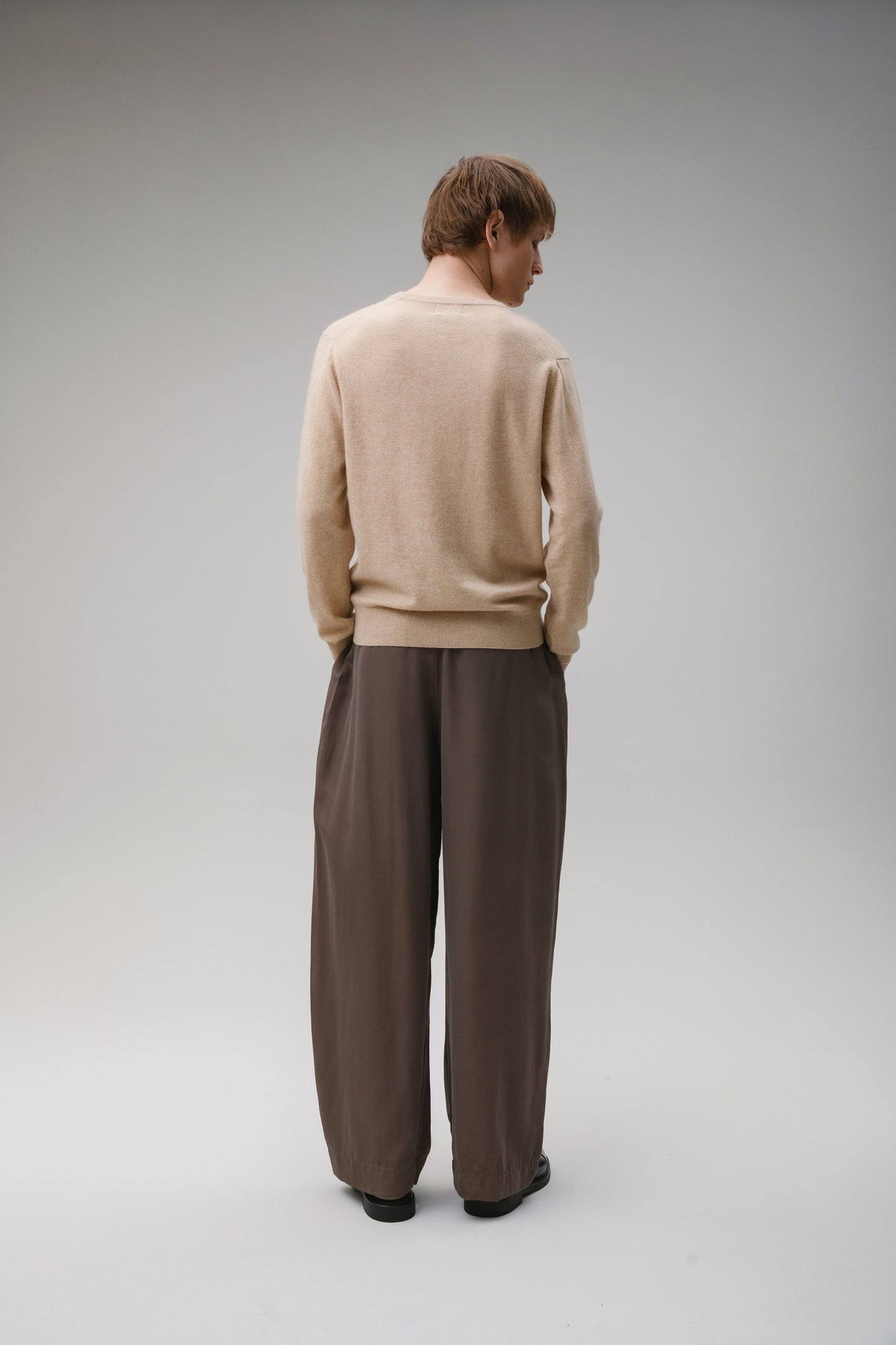 Men's Cashmere V Neck Jumper - Vicuna