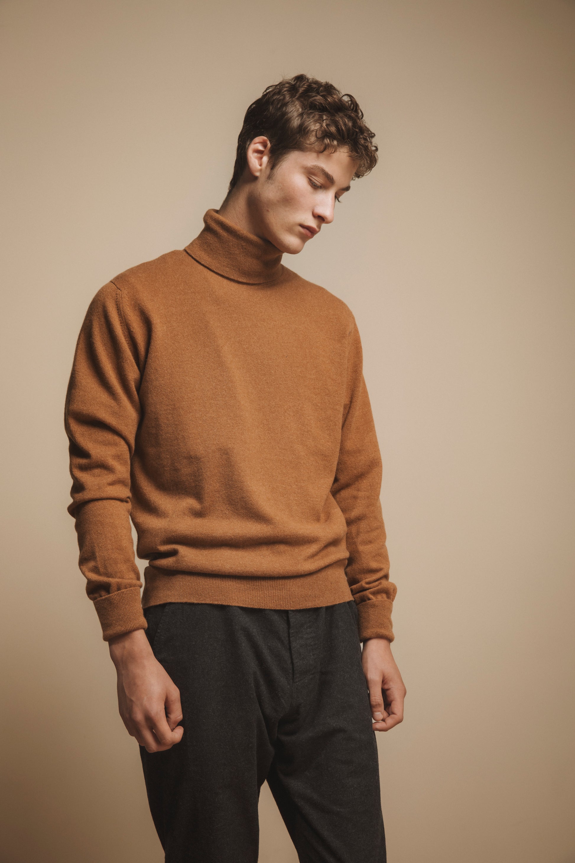 Oxton Cashmere Roll Neck