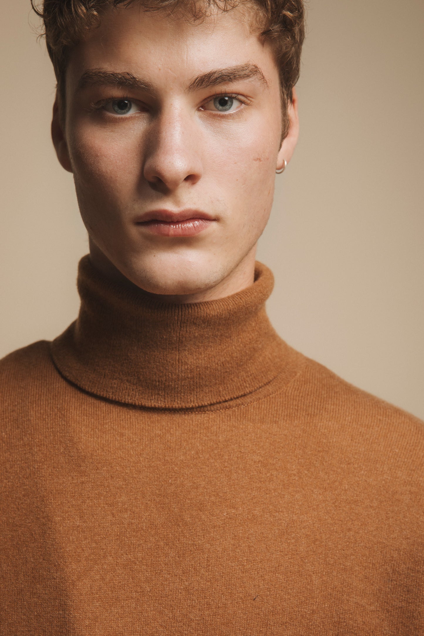 Vicuna Cashmere Roll Neck from Scotland