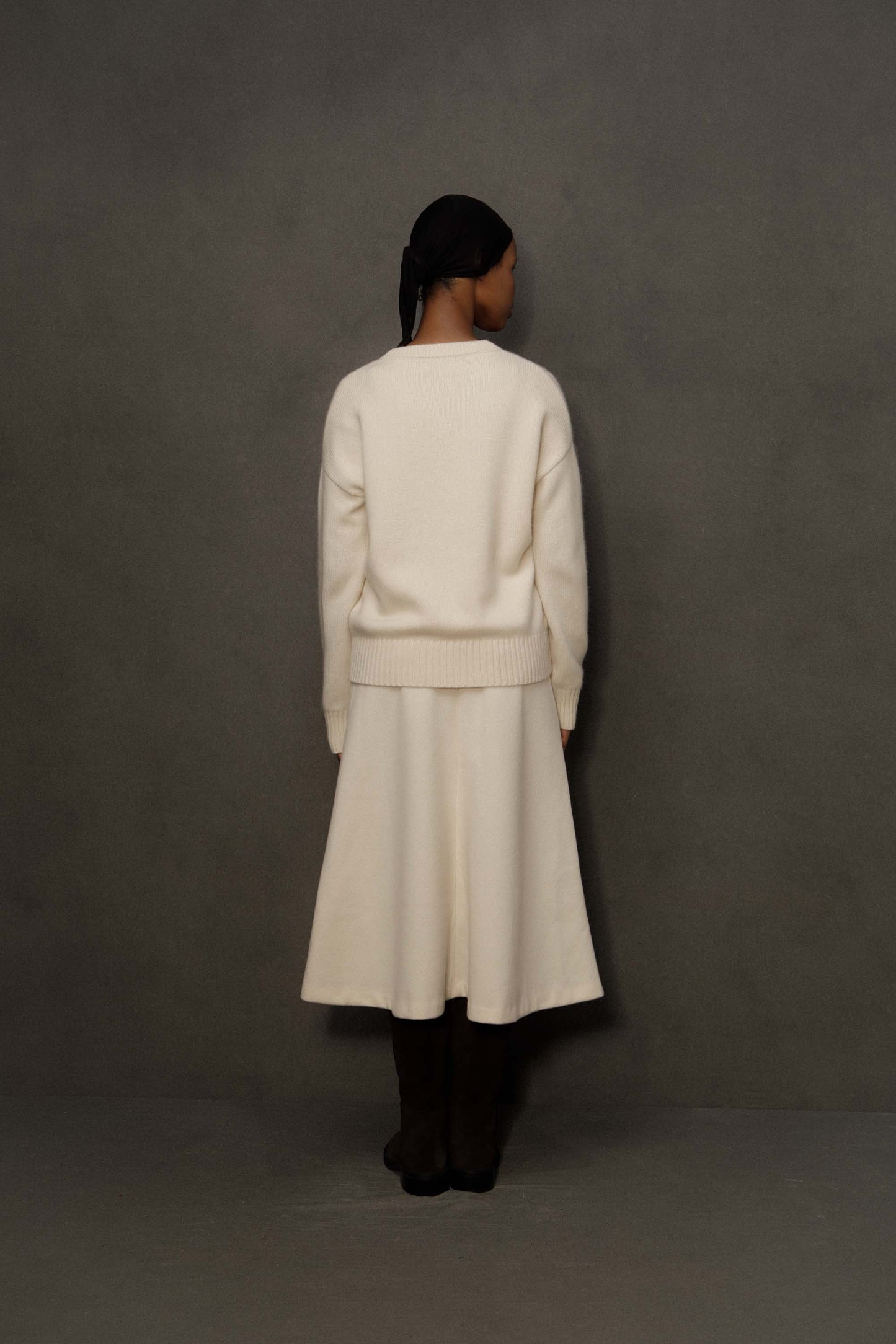 Unisex Cashmere V Neck Jumper - Cream
