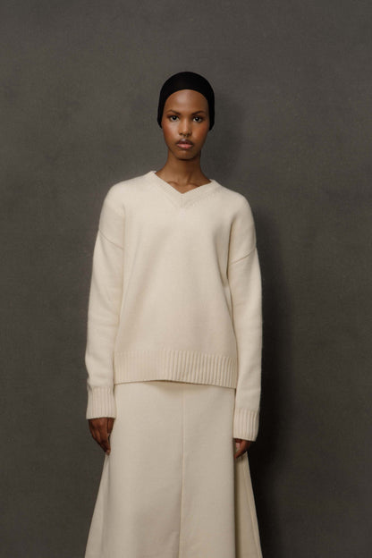 Unisex Cashmere V Neck Jumper - Cream