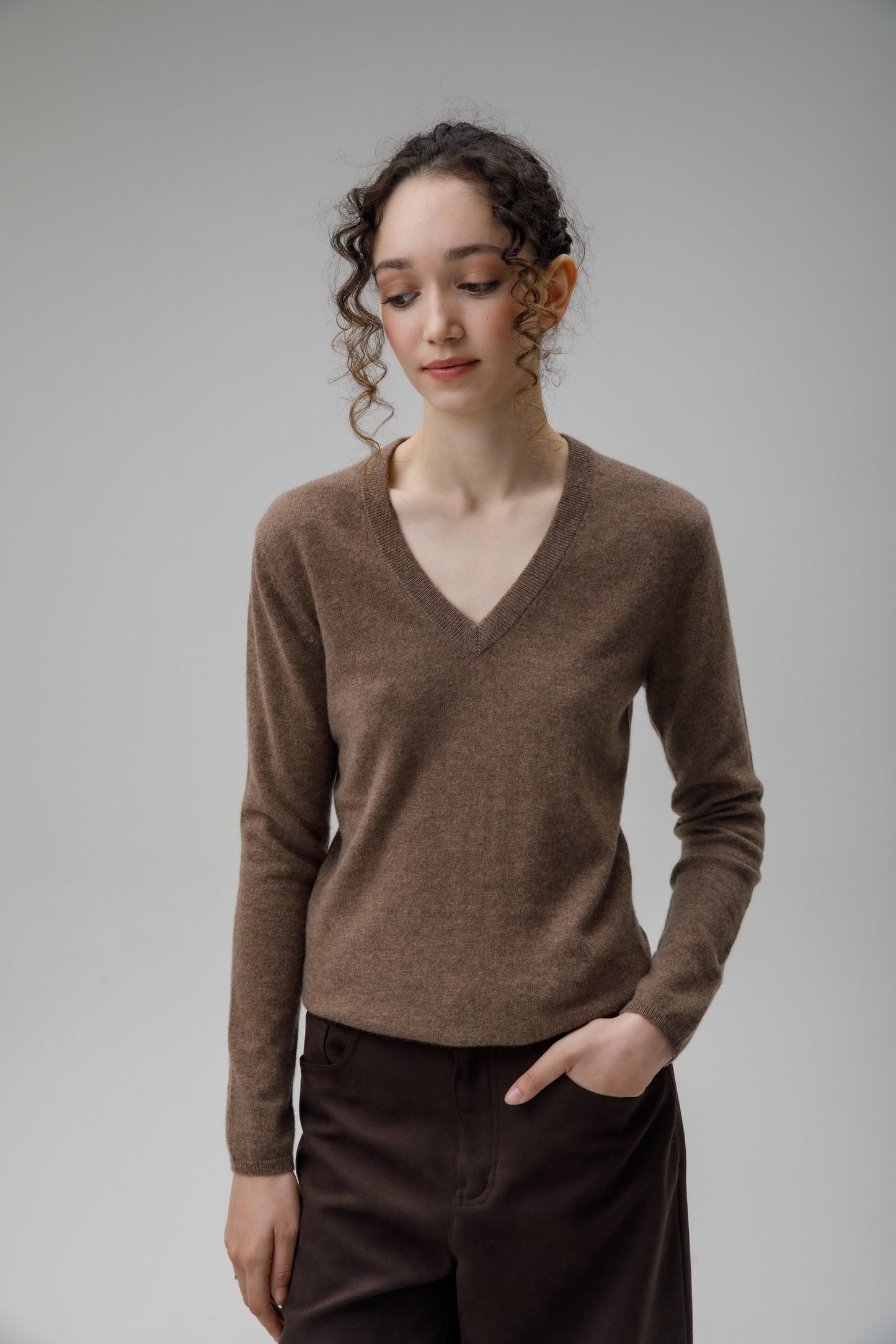 Women's Cashmere V Neck Jumper - Squirrel