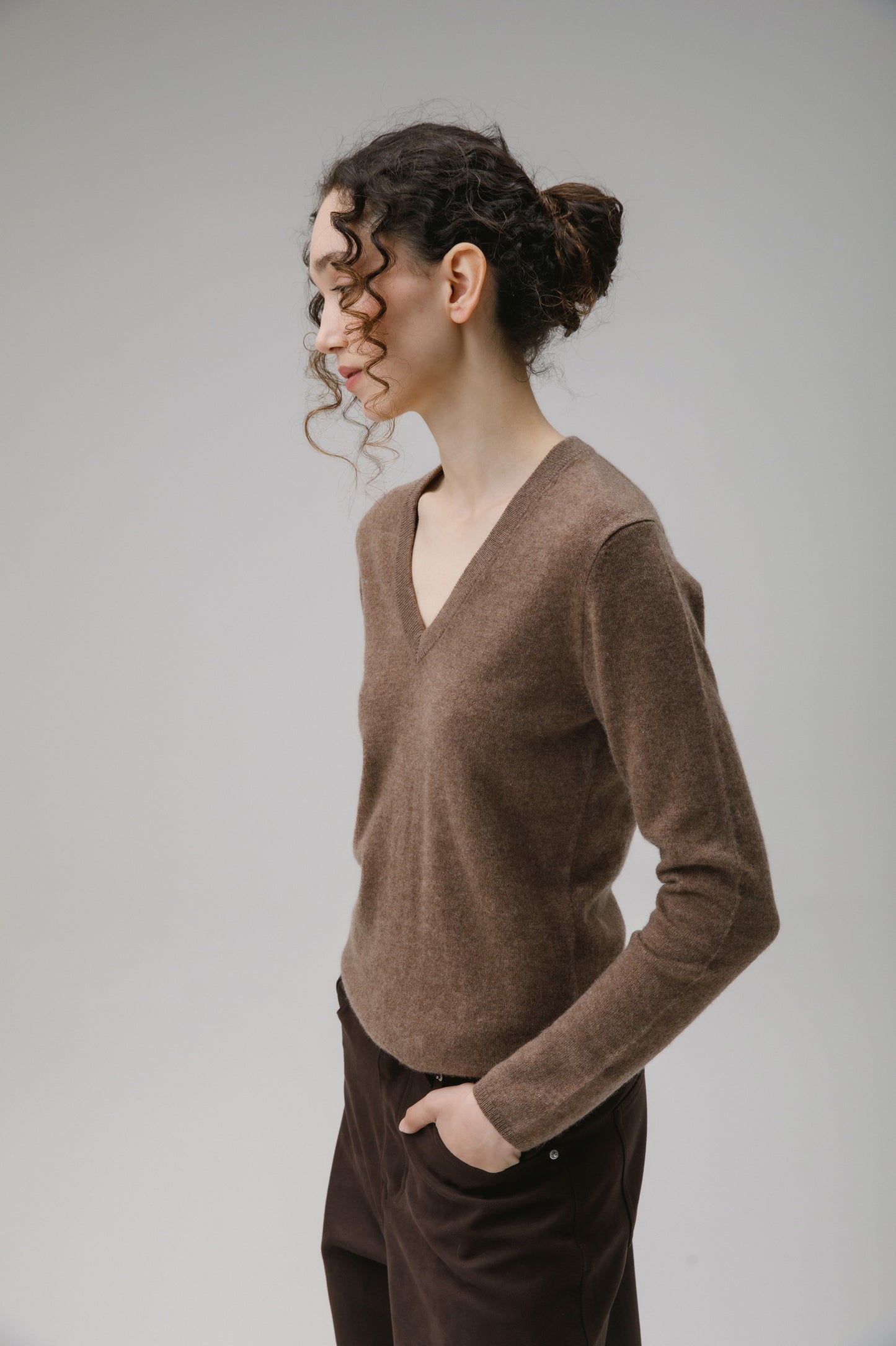 Women's Cashmere V Neck Jumper - Squirrel