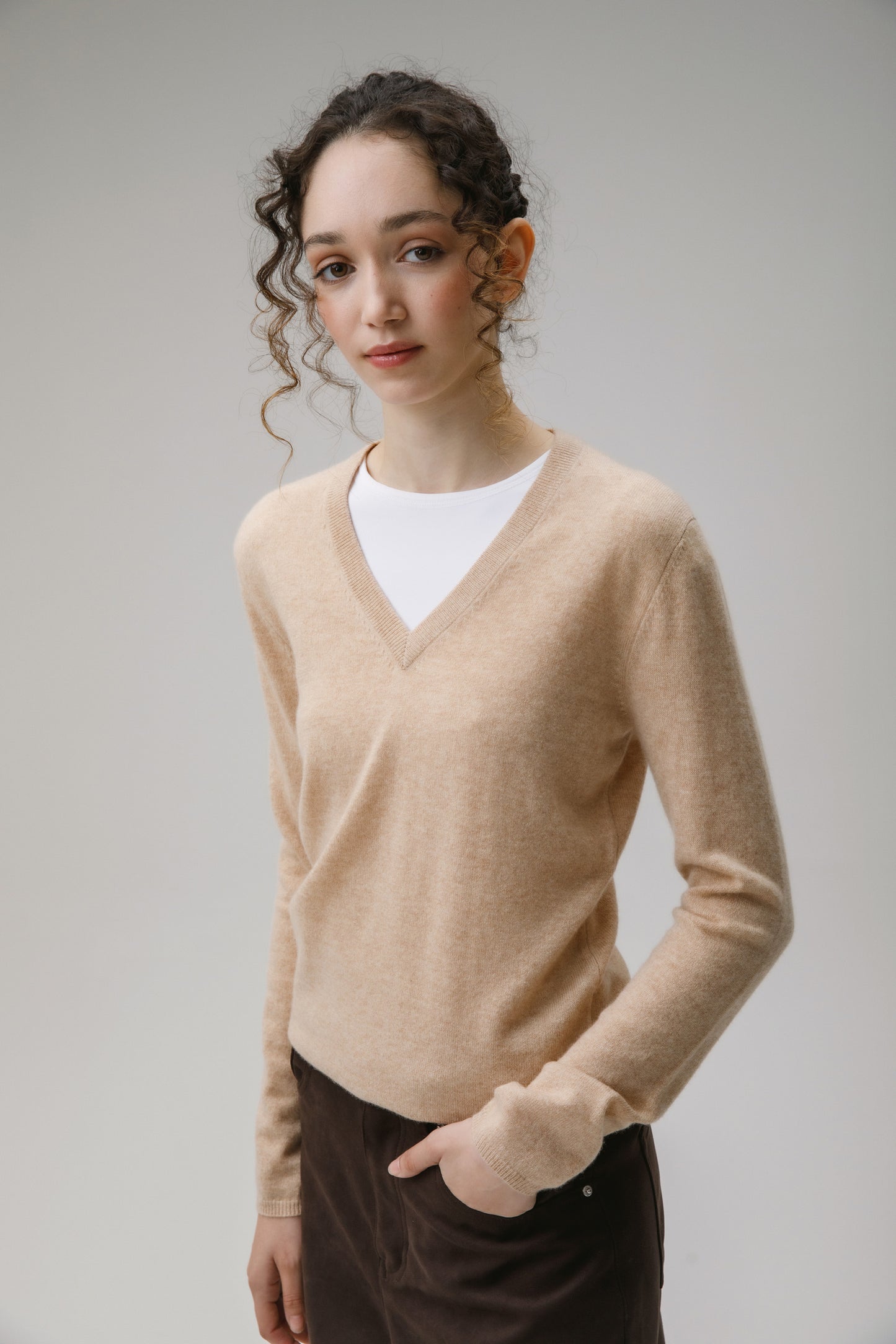 Women's Cashmere V Neck Jumper - Vicuna