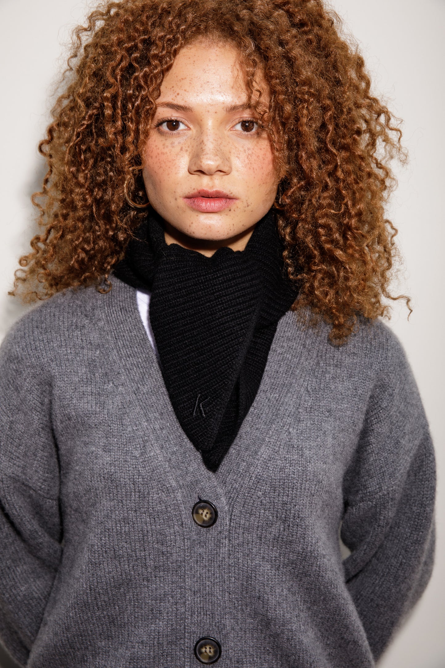 Knitted Cashmere Neck Tie - Black