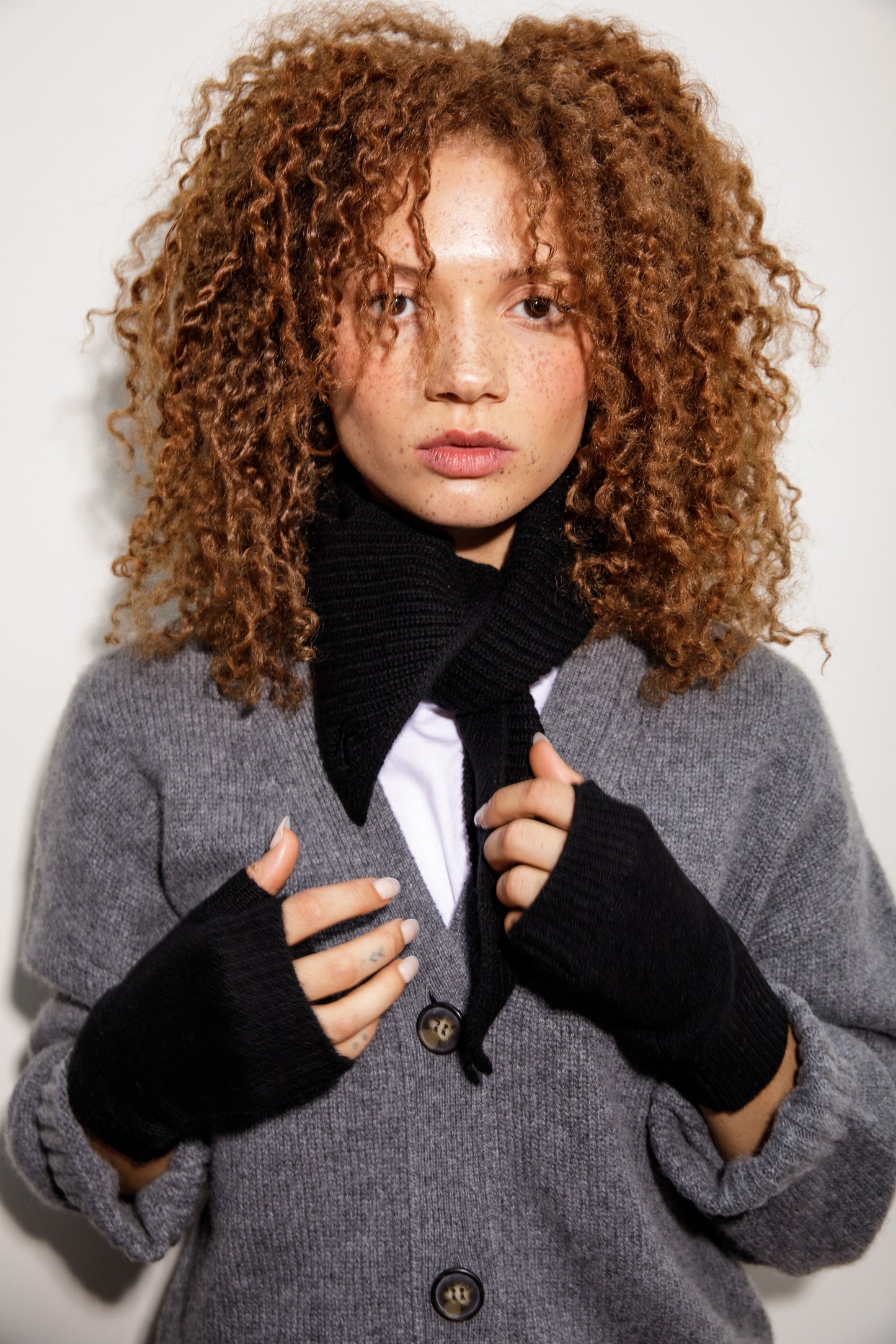 Cashmere Fingerless Mittens - Black