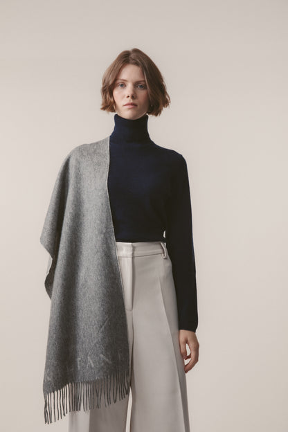 Kiltane Logo Cashmere Wide Scarf - White & Grey