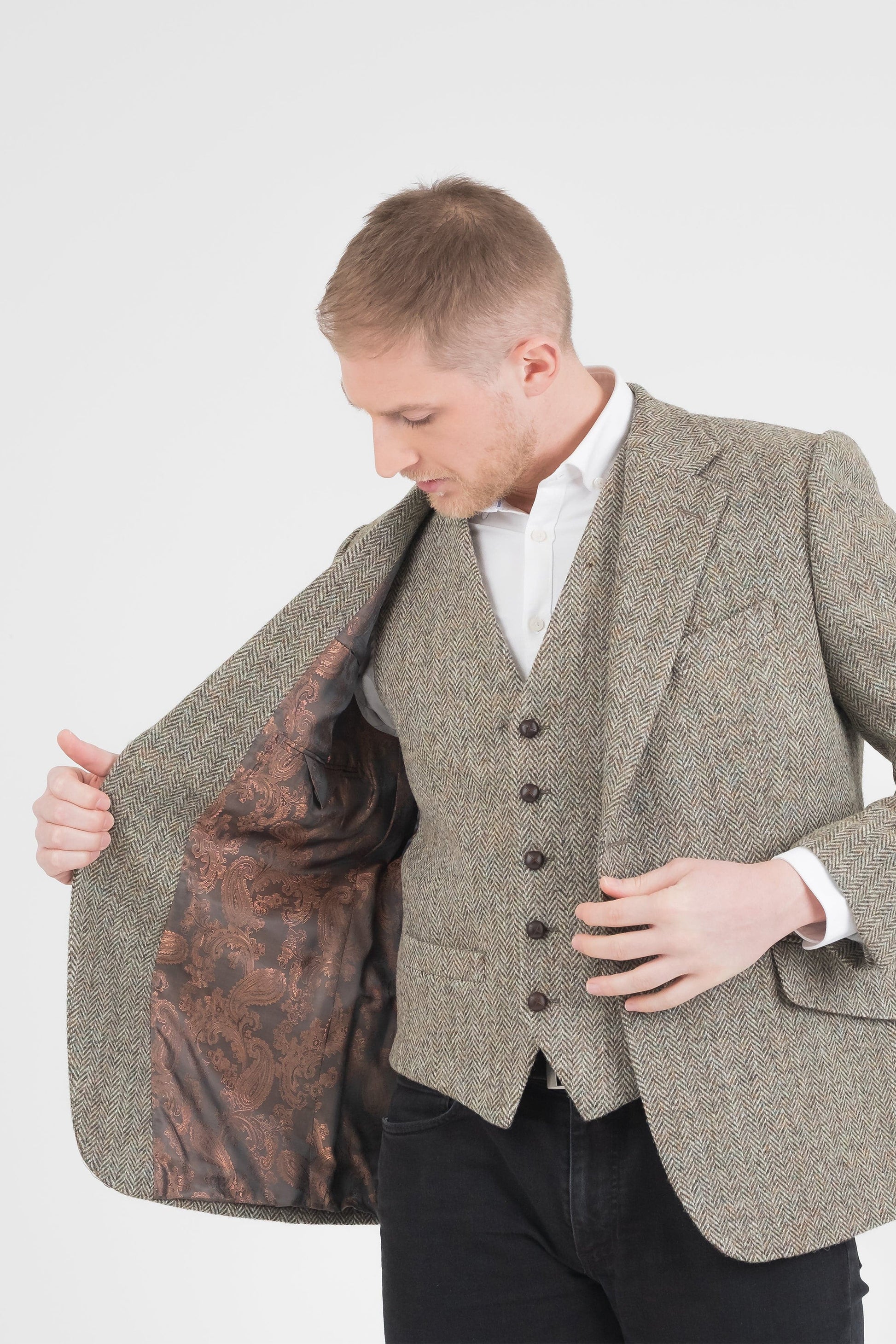 Men's Harris Tweed Finlay Jacket - Green Lovat Herringbone – Kiltane