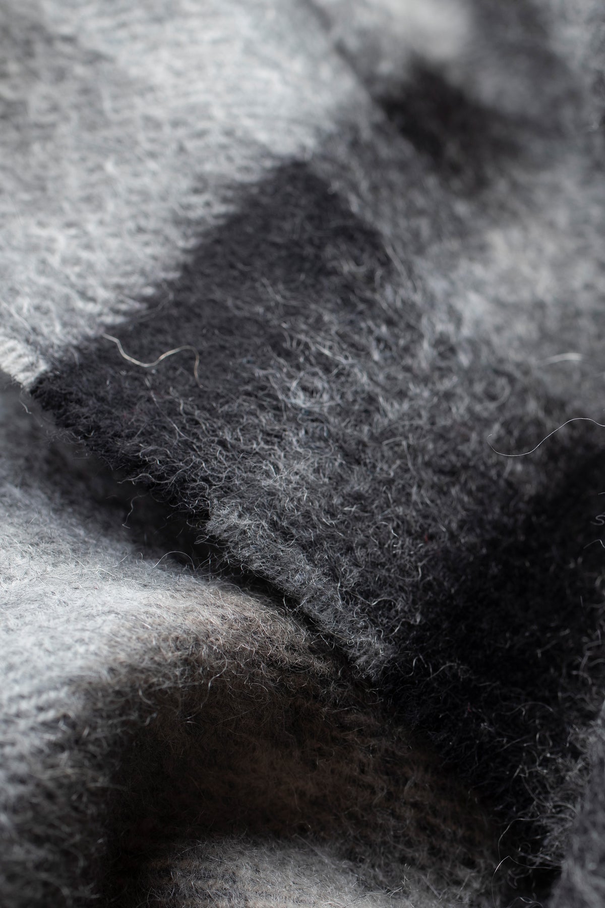 Tartan Cashmere Scarf - Black Grey