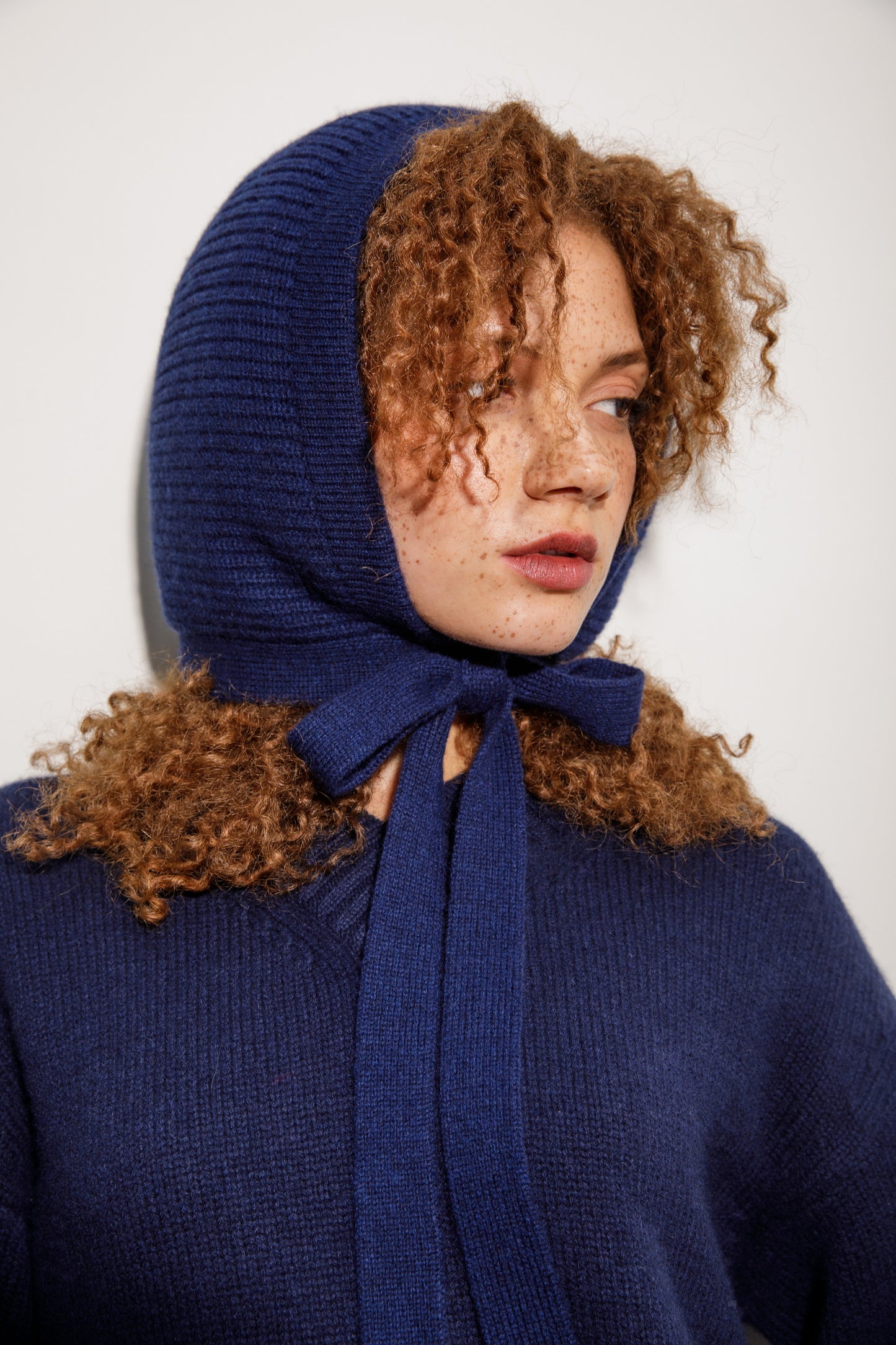 Knitted Cashmere Bonnet - Navy