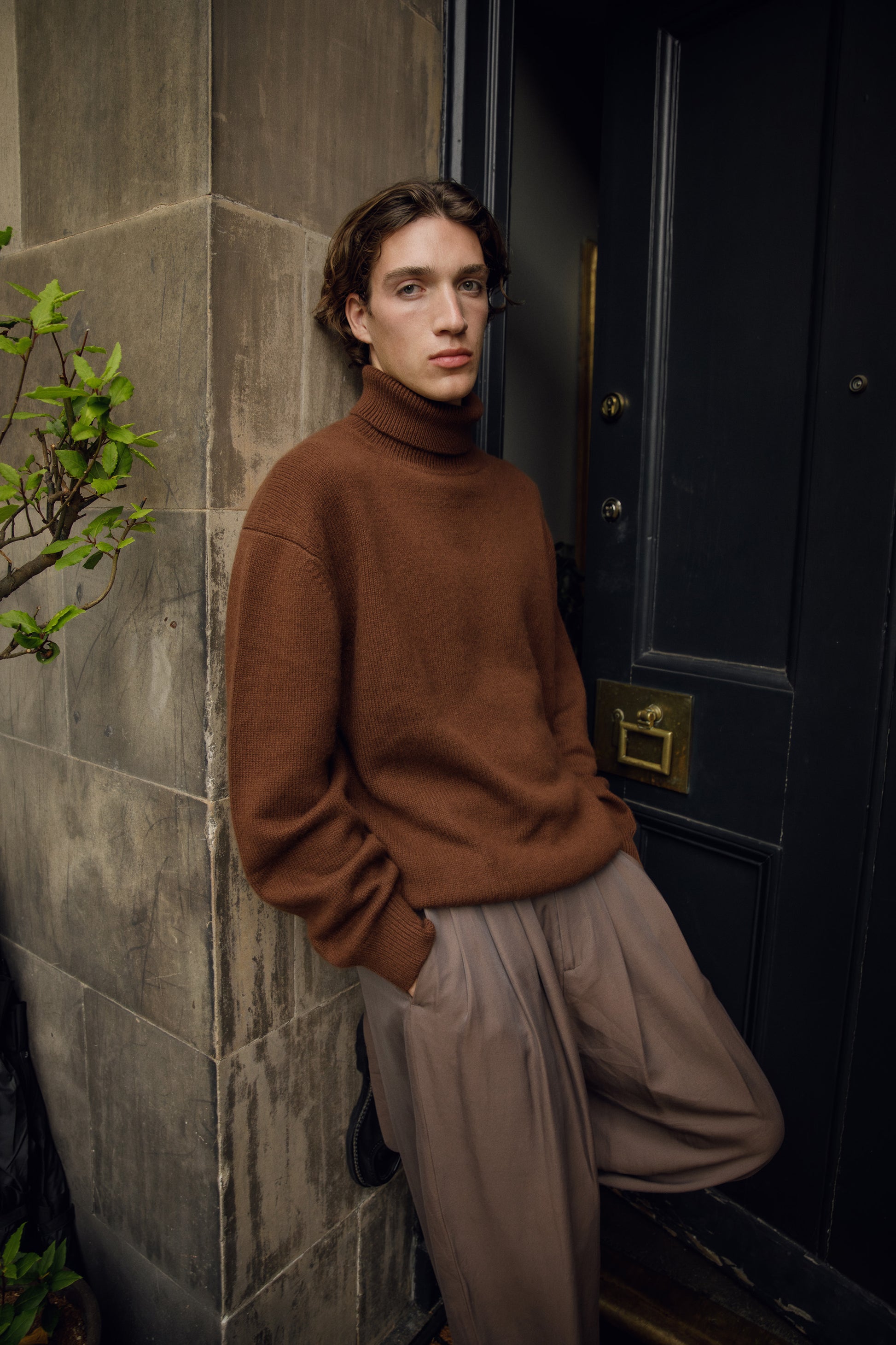 Hamilton Cashmere Roll Neck Jumper Coco – Kiltane