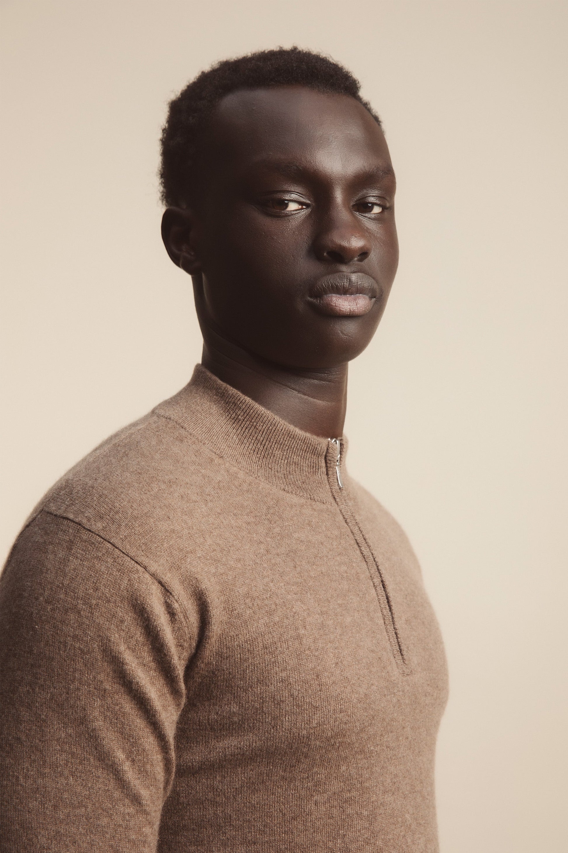 Men's Half Zip Jumper in Squirrel — close-up of the mock neck and silver half-zip detail in brown cashmere knit