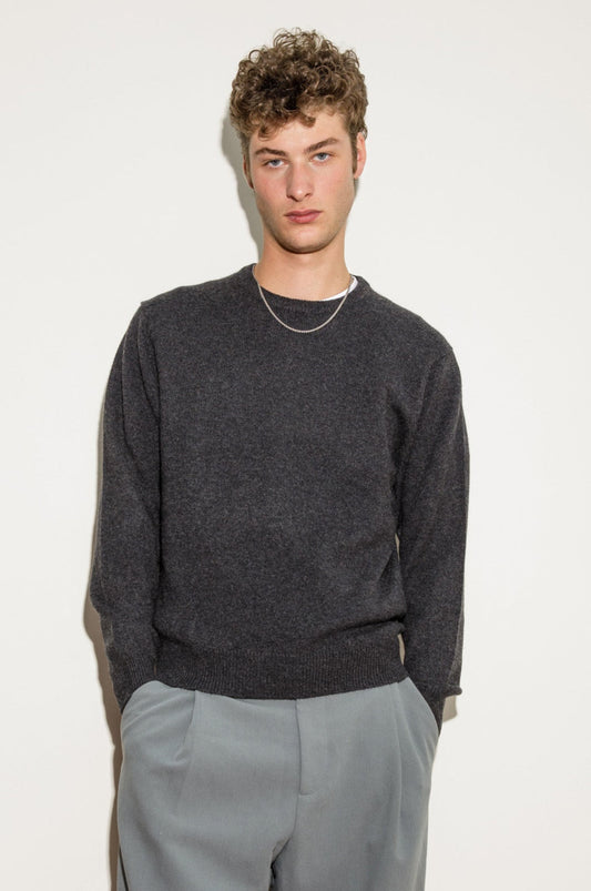 Comely Cashmere Crew Neck Jumper - Charcoal