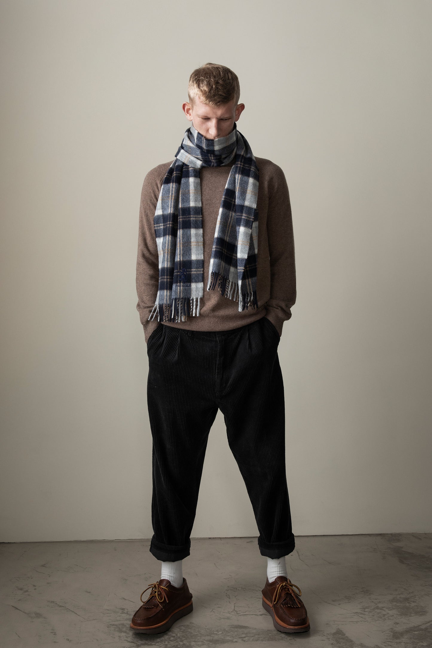 Pringle Of Scotland Cashmere Wide Scarf  - Silver Bannockbane