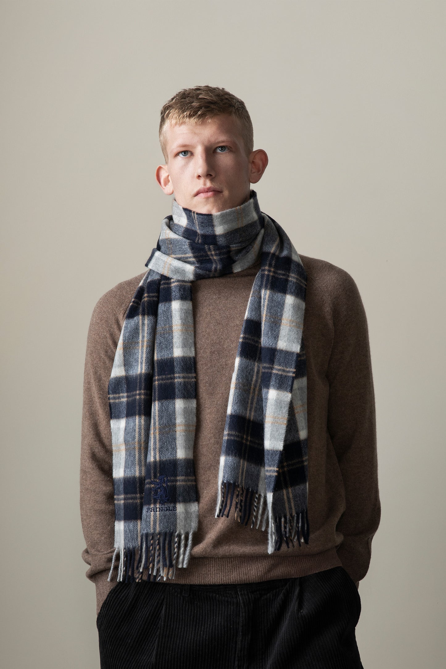 Pringle Of Scotland Cashmere Wide Scarf  - Silver Bannockbane