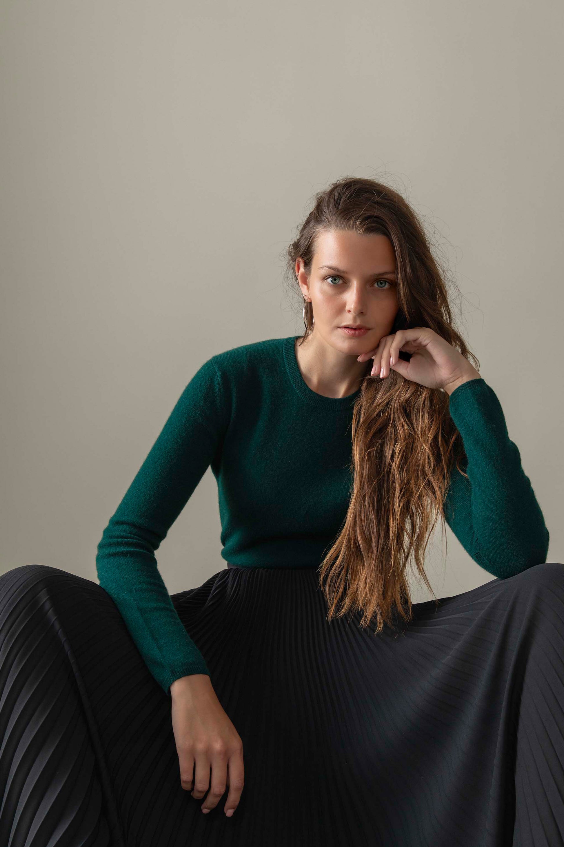 Women's Cashmere Crew Neck Jumper Forest Green – Kiltane
