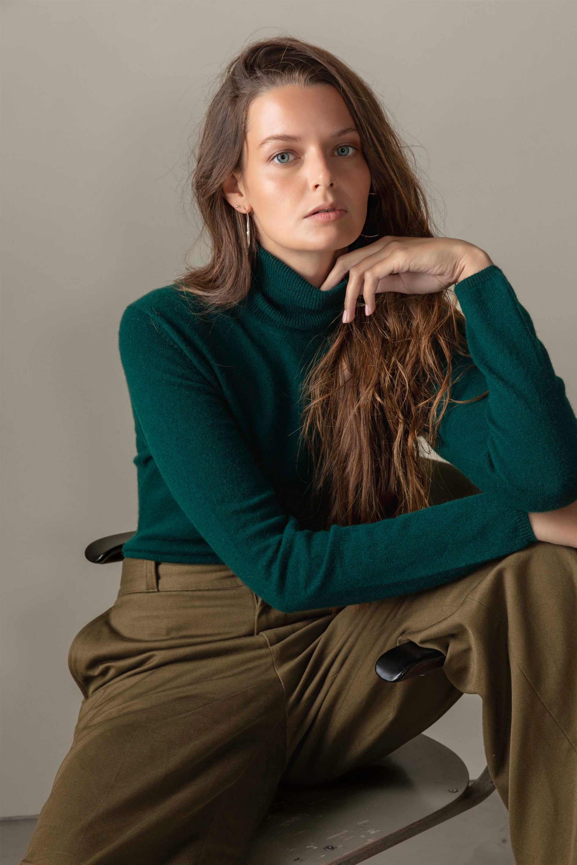 Women's Cashmere Polo Neck Jumper Forest Green – Kiltane