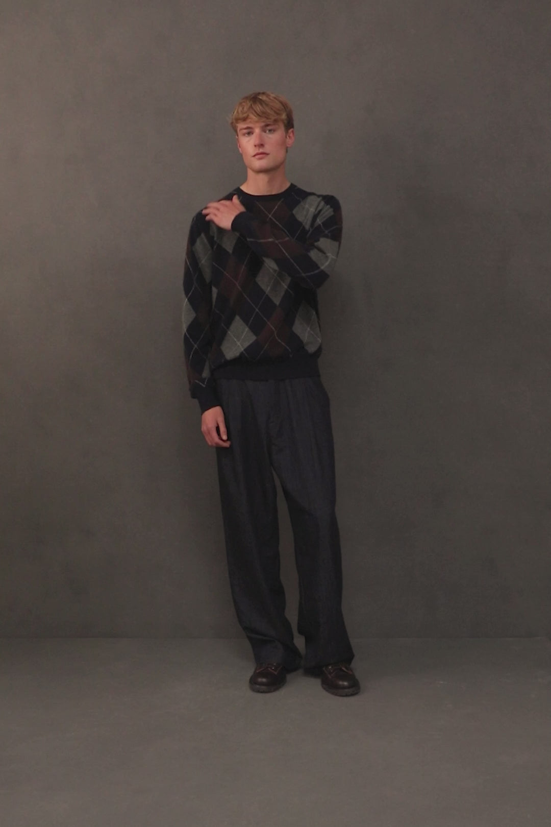 Men's Argyle Crew Neck Cashmere Jumper - Navy