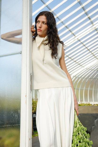 Women's Crew Neck Button Cashmere Vest - Soft White