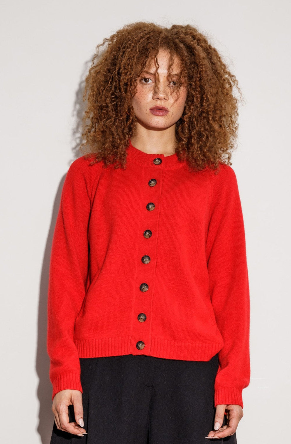 Canonmills Crew Neck Cashmere Cardigan - Red