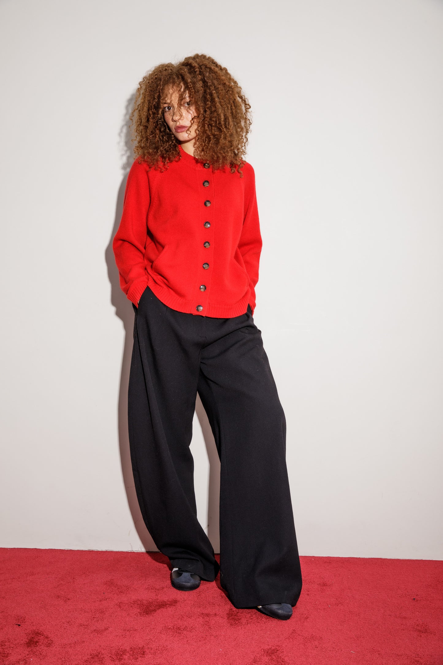 Canonmills Crew Neck Cashmere Cardigan - Red